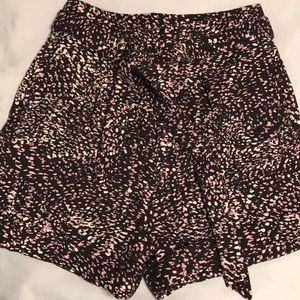 H&M high waisted paper bag shorts